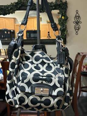 Authentic COACH Kristin Op Art Embossed Signature Jacquard Hand Bag